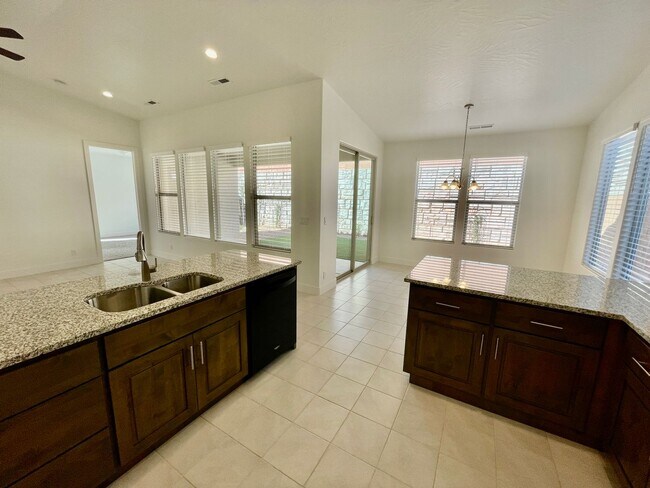 Building Photo - Lovely Three Bedroom Home in Brio