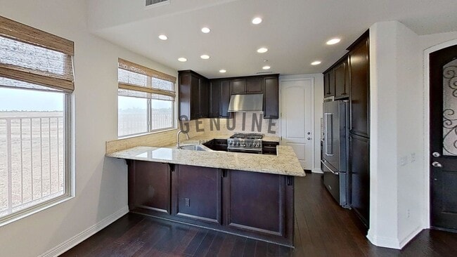Building Photo - Spacious 3Bd 2.5Ba 2 Story Home w/ Fabulou...