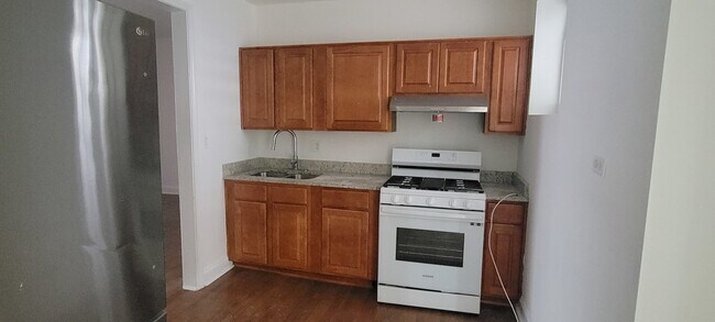 Foto del edificio - 930 W Belmont Ave