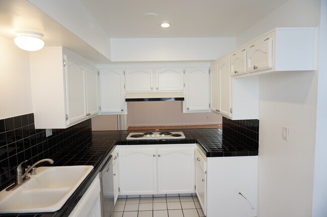Foto del edificio - 4610 Densmore Ave