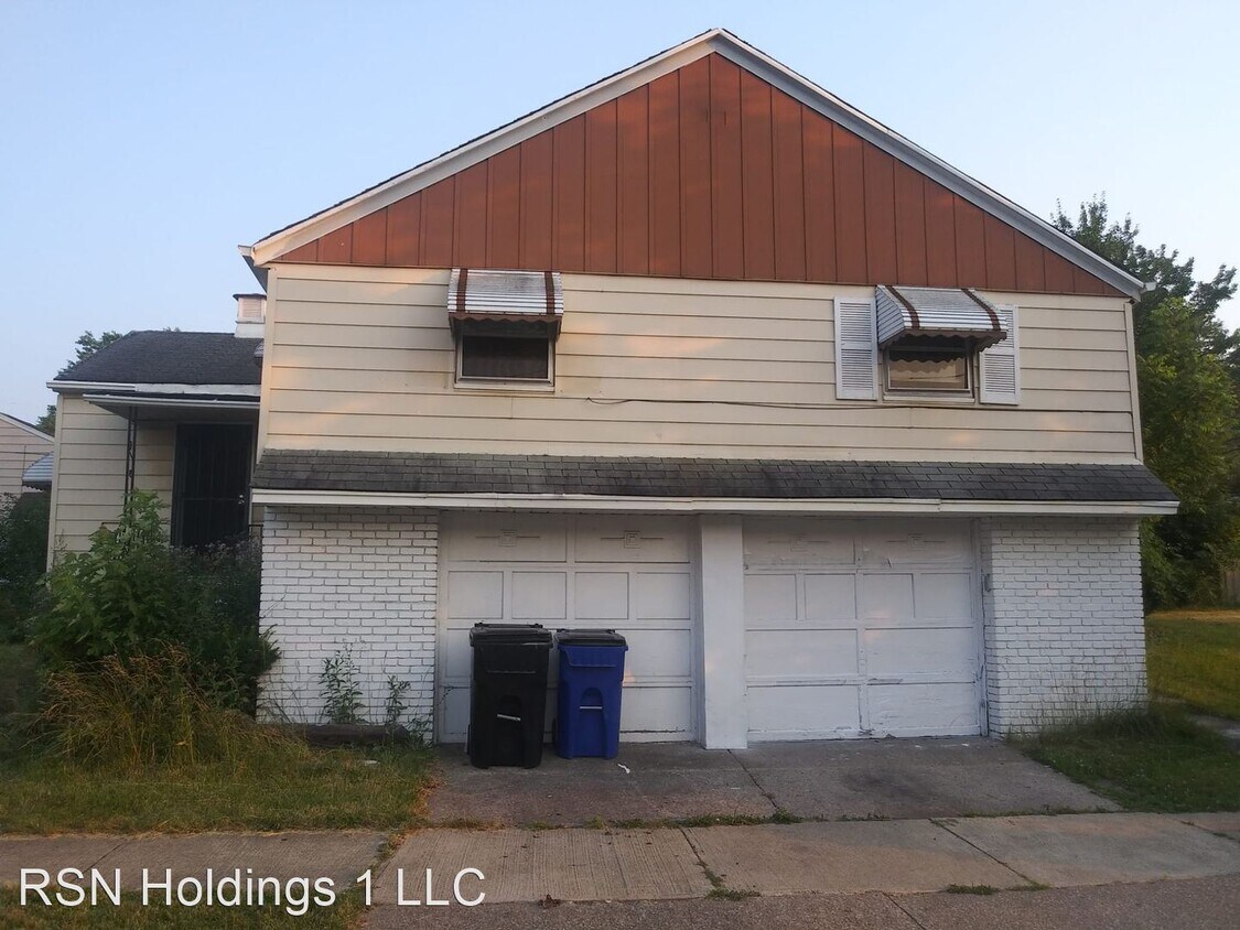 Foto principal - 3 br, 1 bath House - 9110 MACOMB AVE