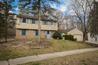 Building Photo - 1705 Folwell Dr SW