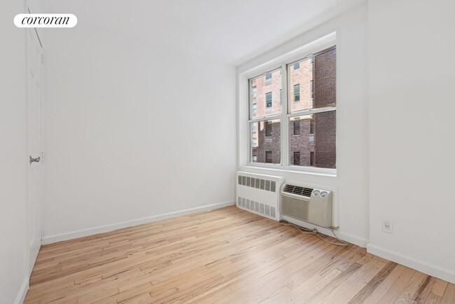 Building Photo - 401 W 56th St