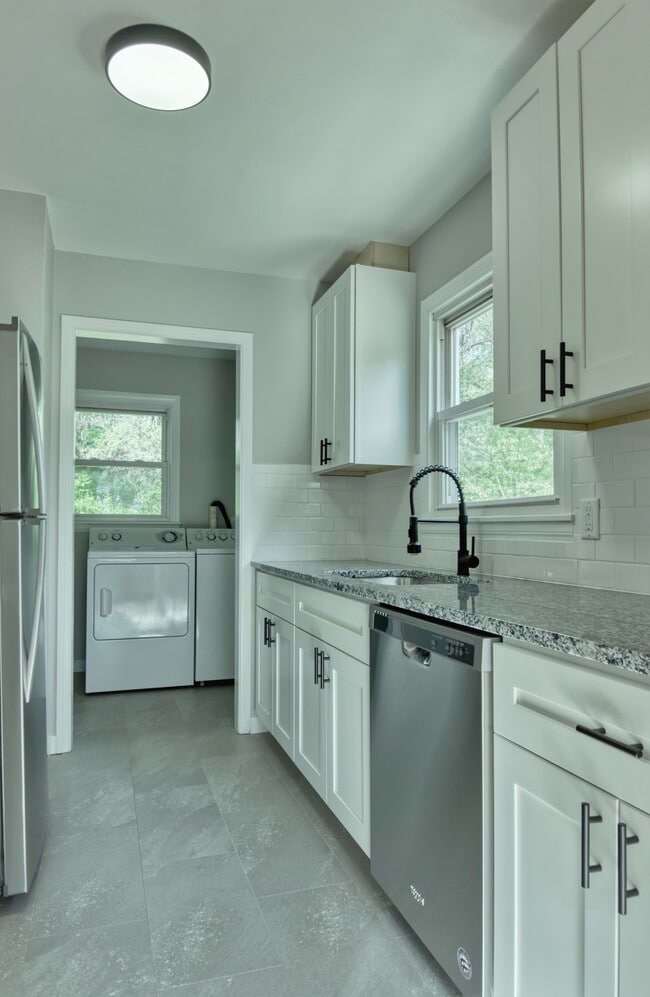 Kitchen - 1012 N 77th Ave