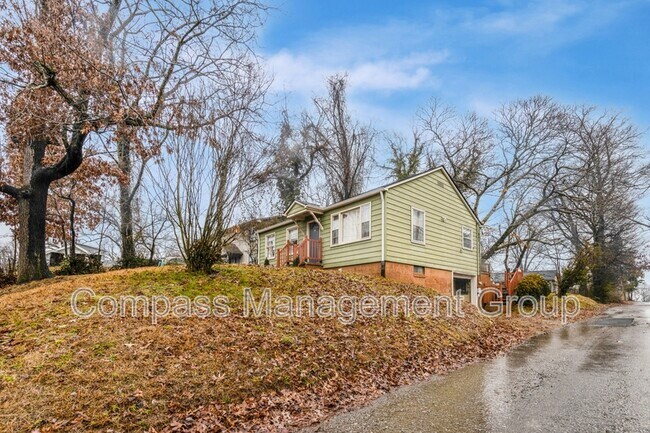 Photo - 611 West Glenwood Avenue Northeast House