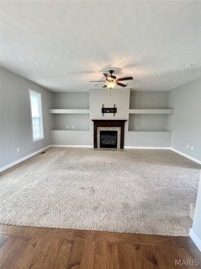 Foto del edificio - 805 Bluff Ridge Ln