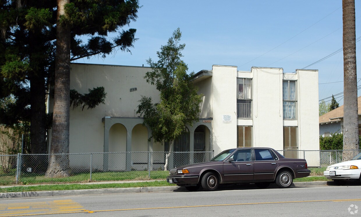 Primary Photo - 750 N G St