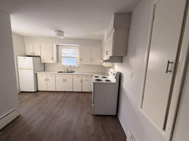 Building Photo - 331 Hawthorne Ave