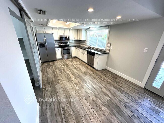 Foto del edificio - 2136 E Broadmor Dr
