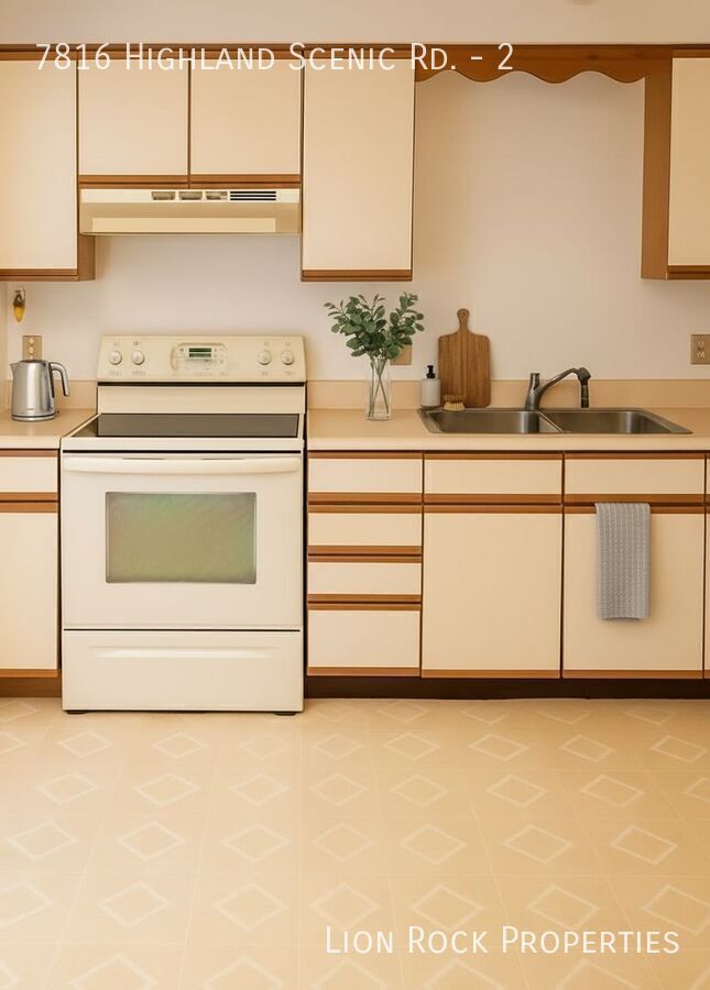 Building Photo - 7816 Highland Scenic Dr