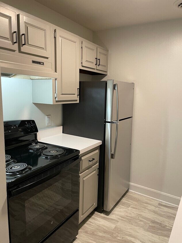 2332 Beechmont Ave Unit A, Cincinnati, OH 45230 Apartments in