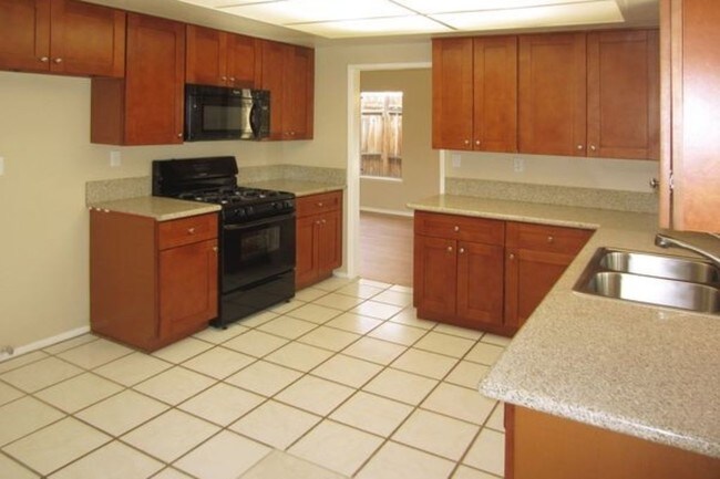 Foto del edificio - 12235 Harclare Dr