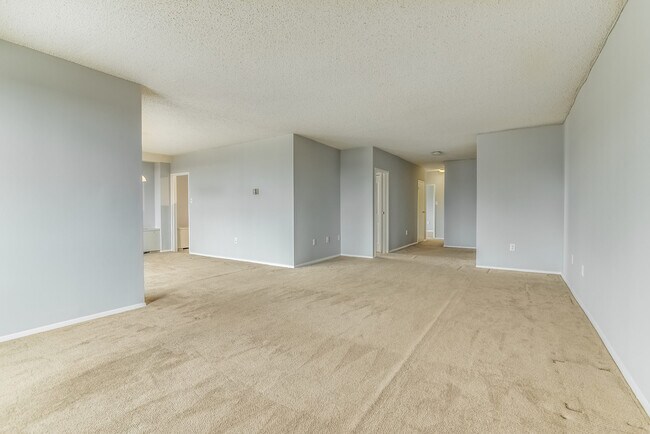 Foto del edificio - 4141 N Henderson Rd