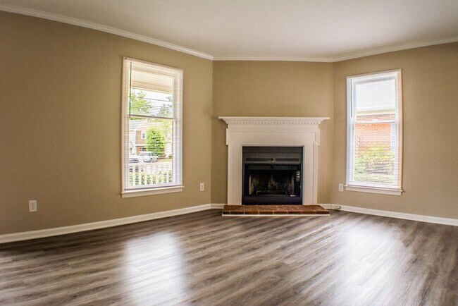 Foto del edificio - 321 Oak Arbor Ln