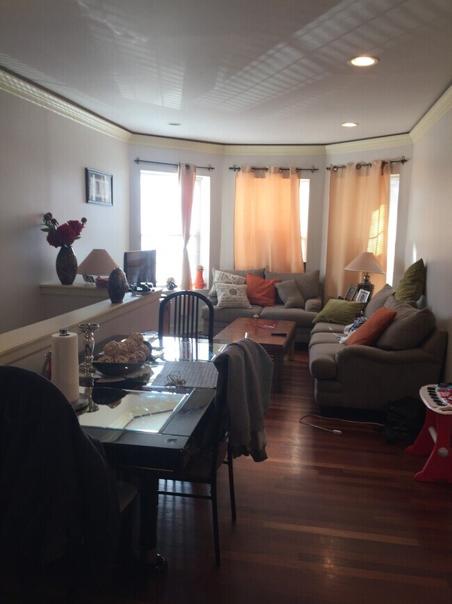 Foto del edificio - 1708 W Farwell Ave