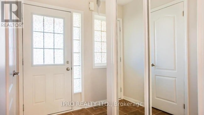 Building Photo - 812 Stark Cir