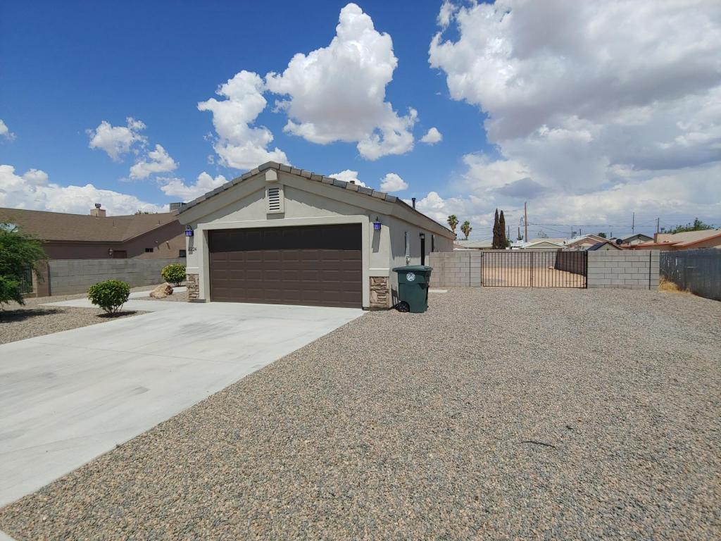 Primary Photo - 3224 N Yuma St