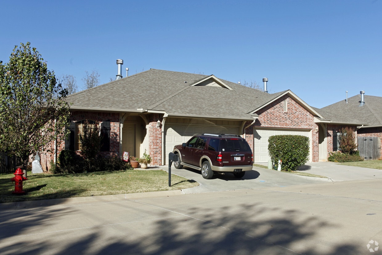 Building Photo - 610-643 Sisken Ct