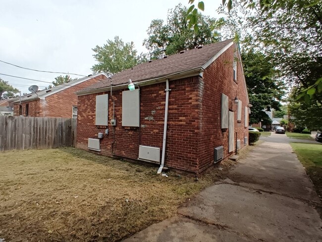 Building Photo - 15421 Stout St