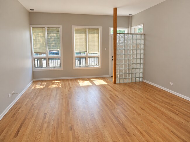 Foto del edificio - 2158 W Erie St