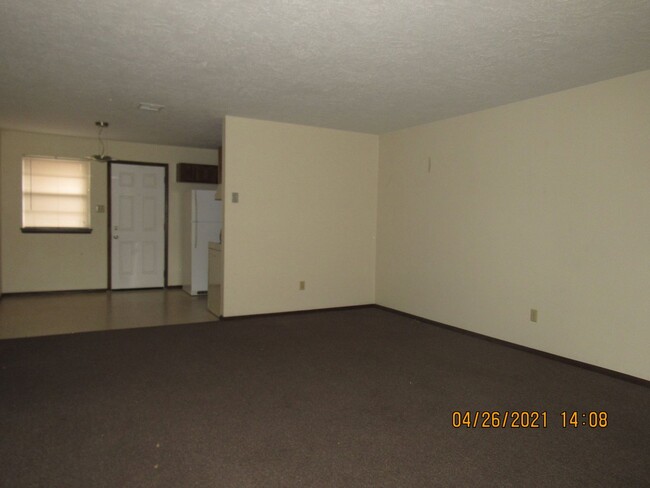 Building Photo - Great Condo located on the Westside of Law...