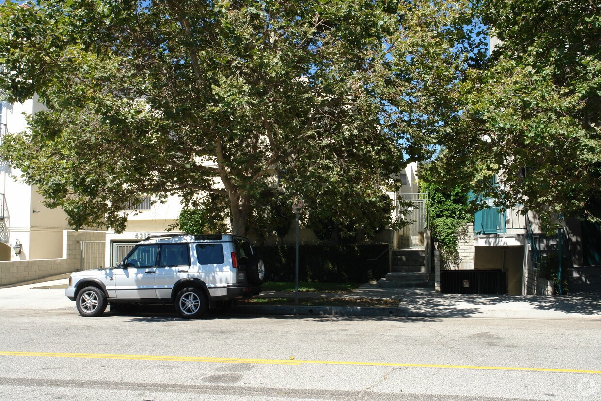 Foto principal - 4315 Dixie Canyon Ave