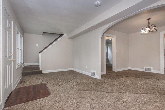 Building Photo - 5455 Grasmere Ave