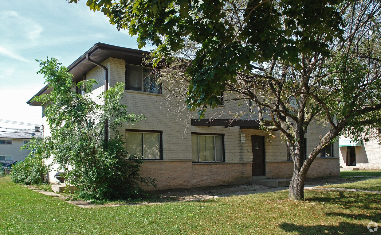 Foto principal - 9335 W Sheridan Ave