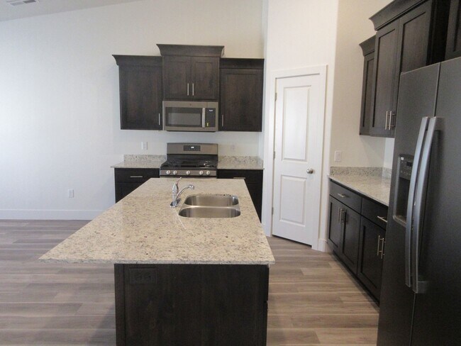 Foto del edificio - 3 Bed - 2 Bath -Newer Construction Single ...