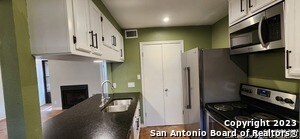 Foto principal - 8611 Datapoint Dr