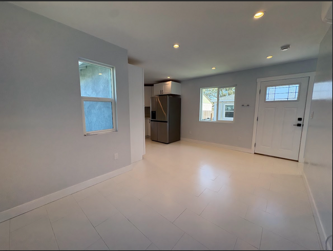 Foto del edificio - 2821 Knode St