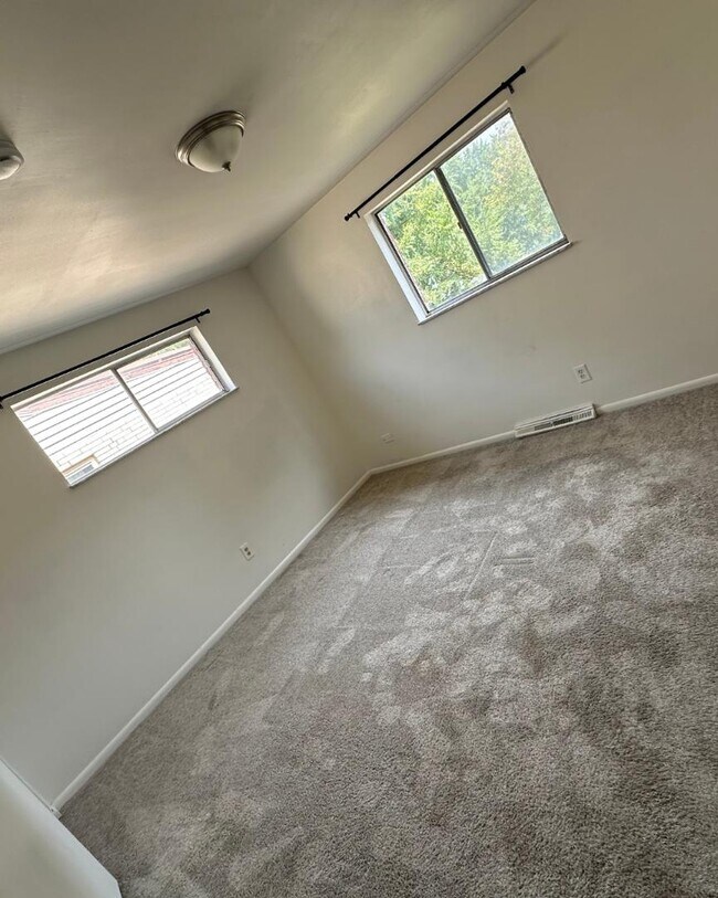 Foto del edificio - 7926 Glen Orchard Dr