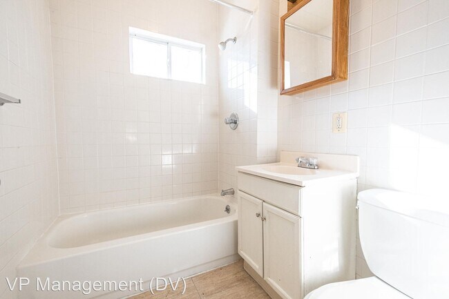Building Photo - 3 br, 1 bath Apartment - 229-231 Meadow St