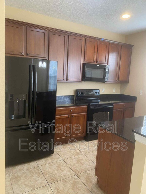 Building Photo - 2425 Middleton Grove Dr