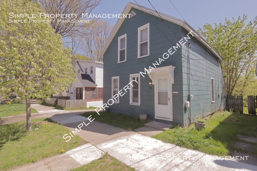 Primary Photo - 722 Logan St SE
