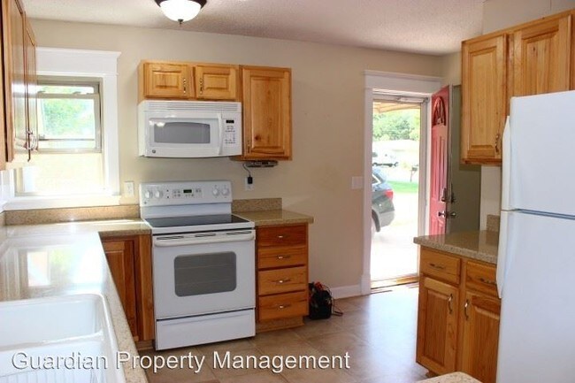 Building Photo - 3 br, 2 bath House - 711 Baxter St