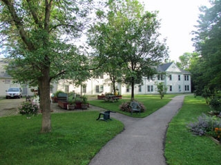 Building Photo - Middlebury Commons