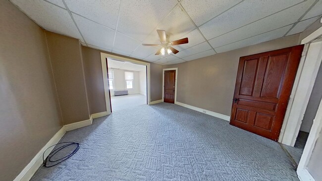 Foto del edificio - 1819 W Market St