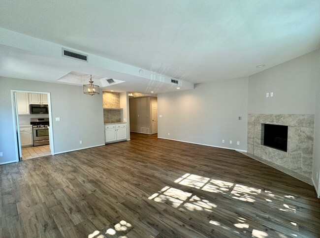 Foto del edificio - 1930 S Beverly Glen Blvd