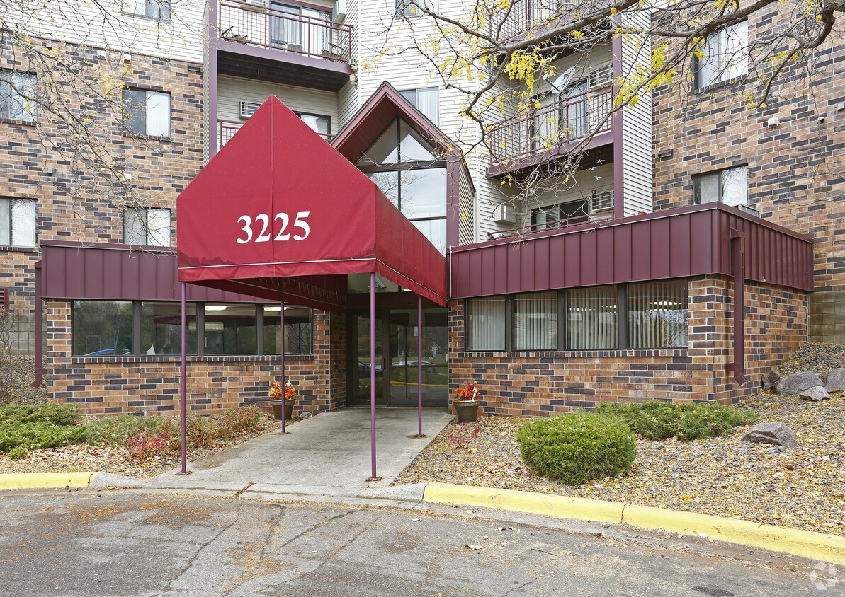 Pointe West Apartments 3225 Maine Prairie Rd Saint Cloud, MN