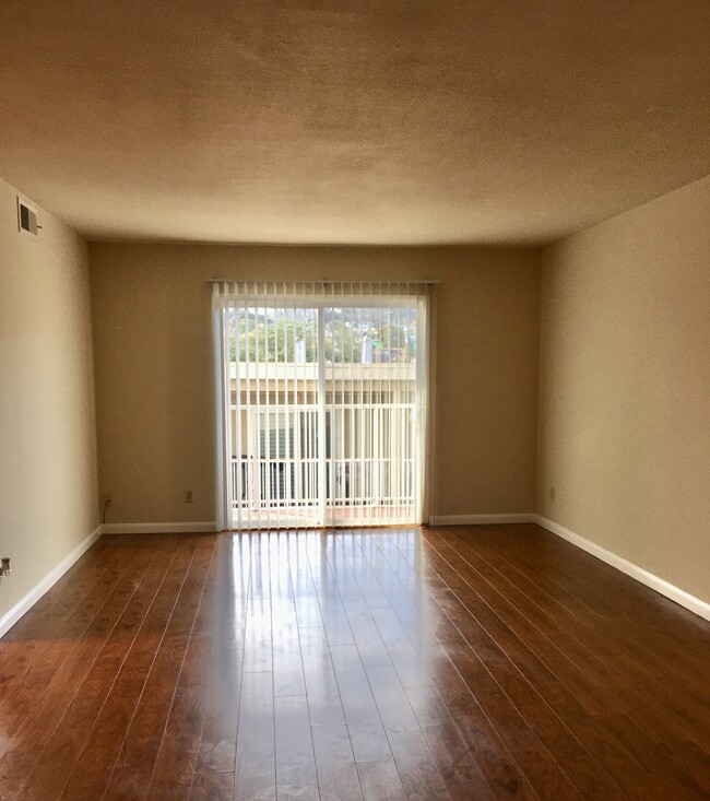 Living Room - 428 89th St