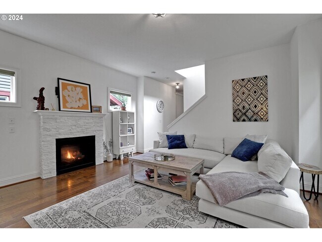 Foto del edificio - 9146 N Seward Ave