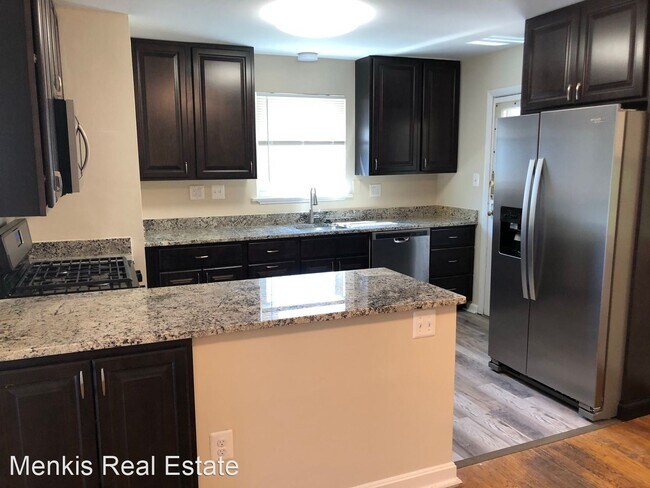 Building Photo - 4 br, 2 bath House - 604 Elm Ave