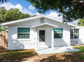 Building Photo - 36 Brooks Dr