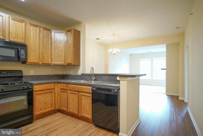 Foto del edificio - 1311 Karen Blvd