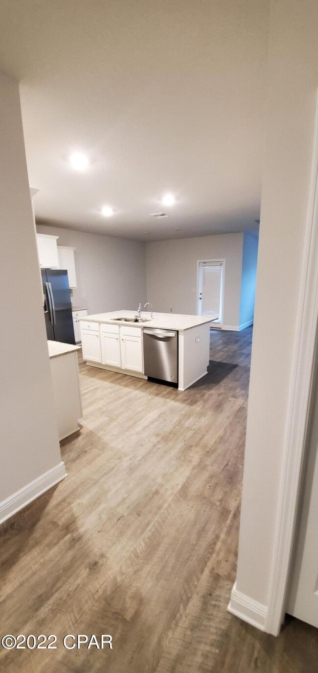 Building Photo - 326 Emerald Cove St