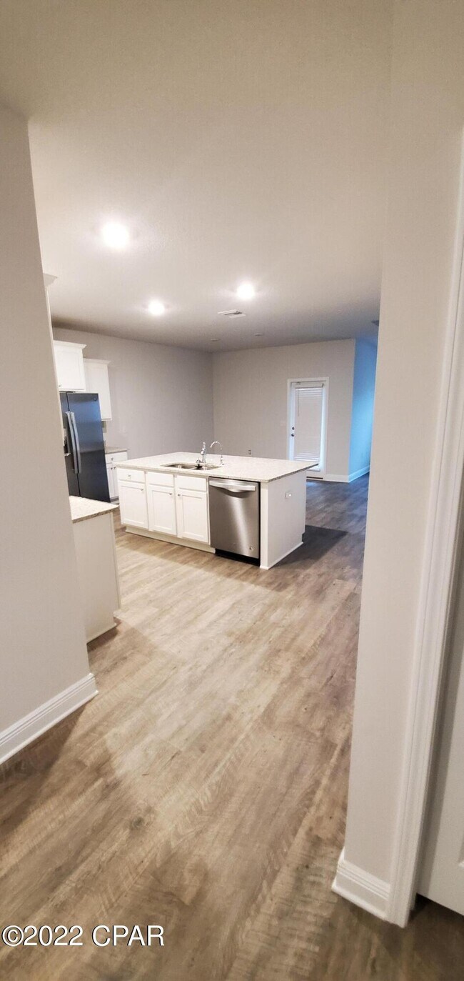 Foto del edificio - 326 Emerald Cove St