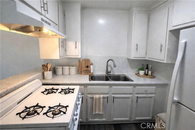 Foto del edificio - 12425 Harris Ave