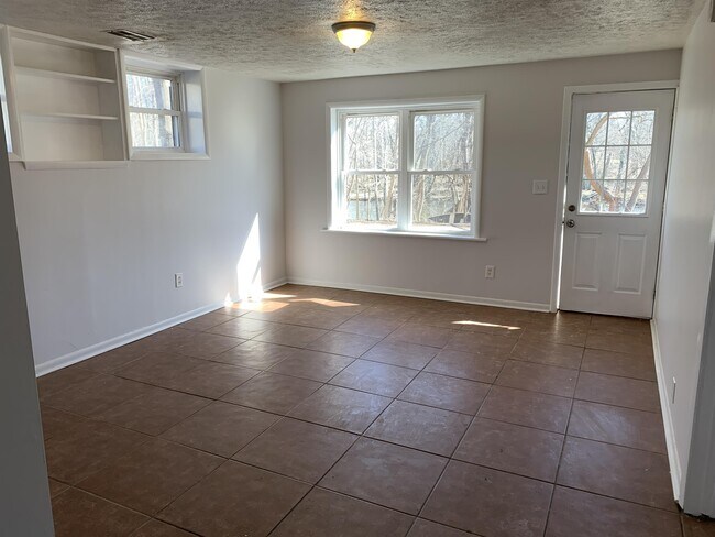 Foto del edificio - 2819 Clinton Rd