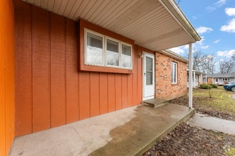 Building Photo - 130 Meadow Rd